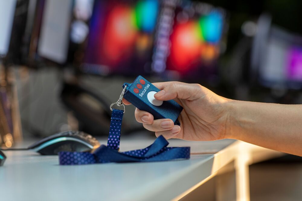 t&iacute;sňov&eacute; tlač&iacute;tko iot